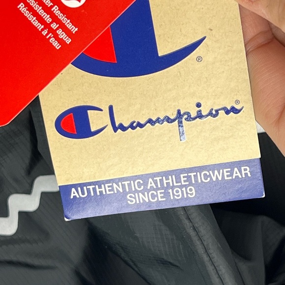 Brand New Champion Windbreaker Pullover Jacket Women’s size XS - Picture 4 of 6